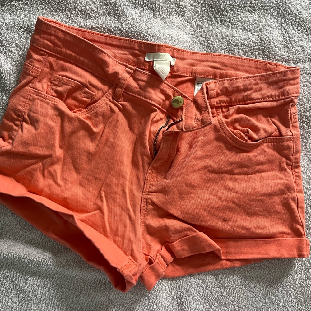 H&M shorts: size 6